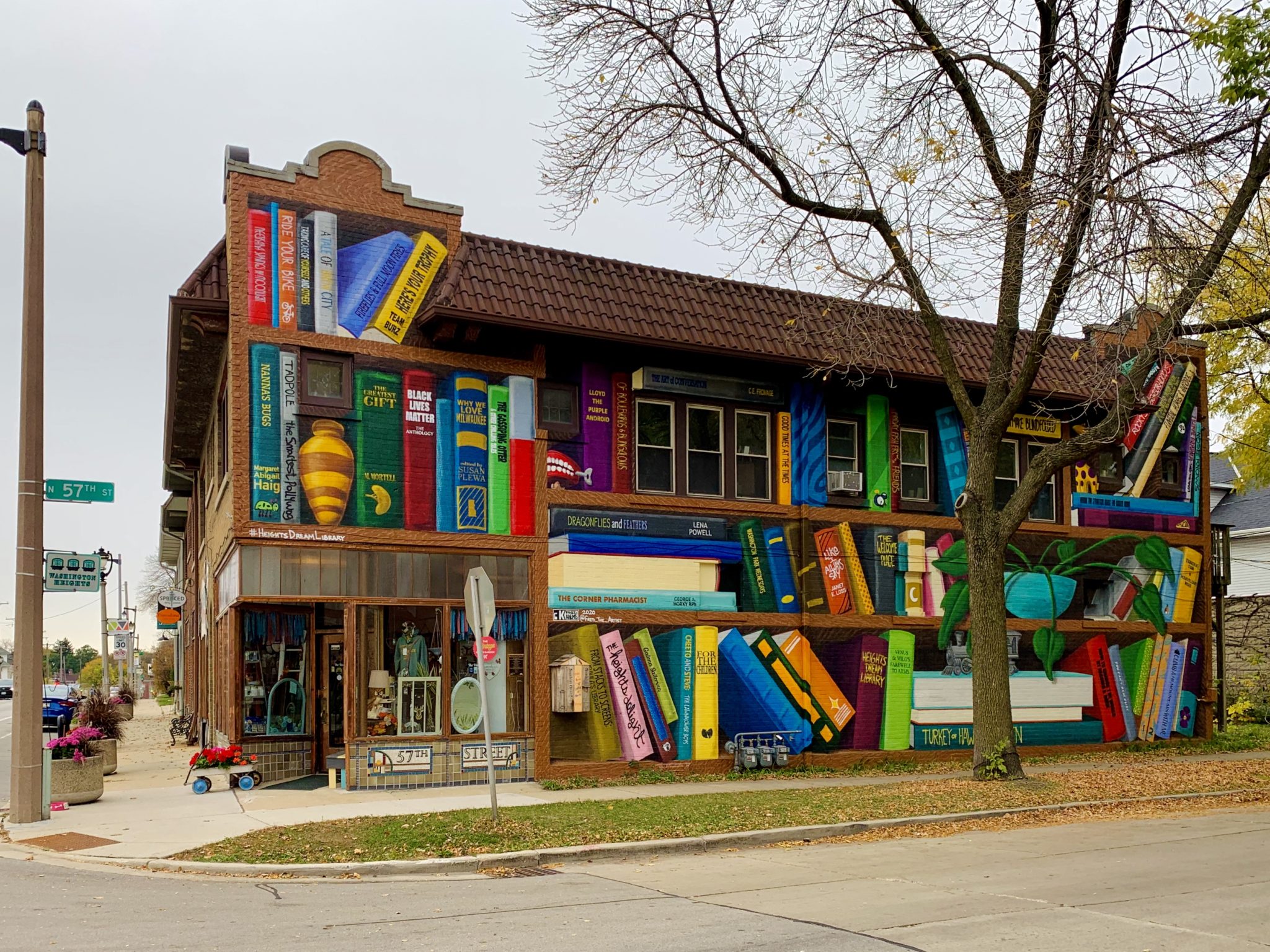 Milwaukee Dream Library Mural Goes Up In Washington Heights